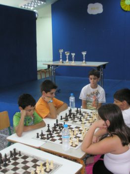 Μαθήματα σκάκι στα παιδιά