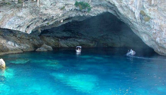 «Το ενάλιο σπήλαιο Μεγανησίου ένα από τα ωραιότερα στον κόσμο»