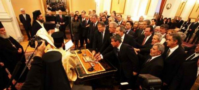 Η νέα κυβέρνηση υπό τον νέο Πρωθυπουργό Λουκά Παπαδήμο και η ορκωμοσία