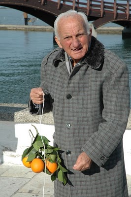 Το «έθιμο των πορτοκαλιών» στην Λευκάδα