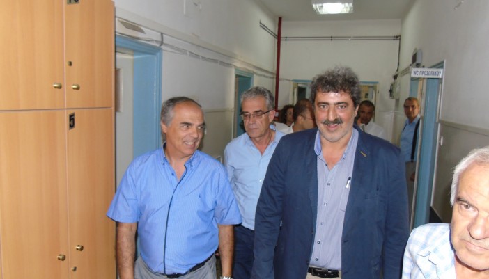 Αγωνιστική υποδοχή του αναπληρωτή υπ. Υγείας Π. Πολάκη στο Νοσοκομείο Λευκάδας