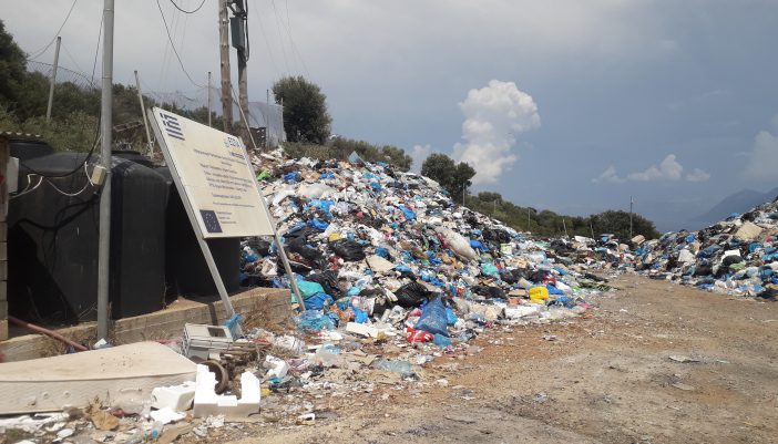 Βουνό τα σκουπίδια στον ΧΥΤΑ, άθλια εικόνα…