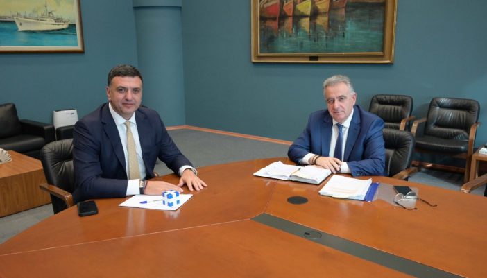 Χρηματοδότηση για ρεύμα και πίλερ στα λιμάνια.