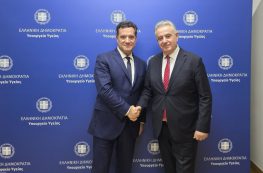 Επίσκεψη Άδωνη στην Λευκάδα (και αντιδράσεις)