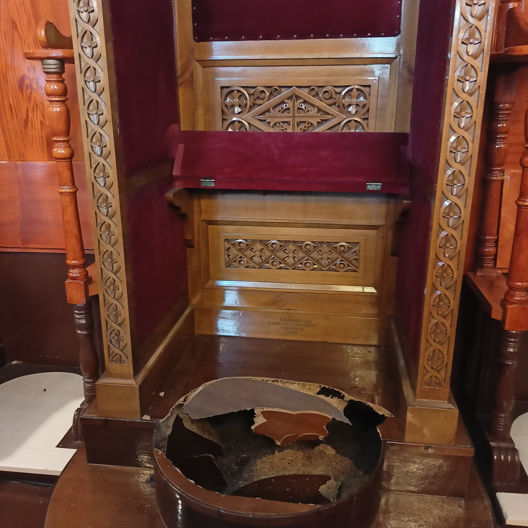 Εκκλησιαστικοί λειτουργοί για γέλια και για κλάματα