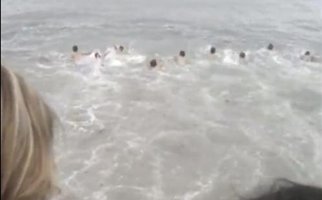Έπιασαν το Παπά αντί για το Σταυρό !