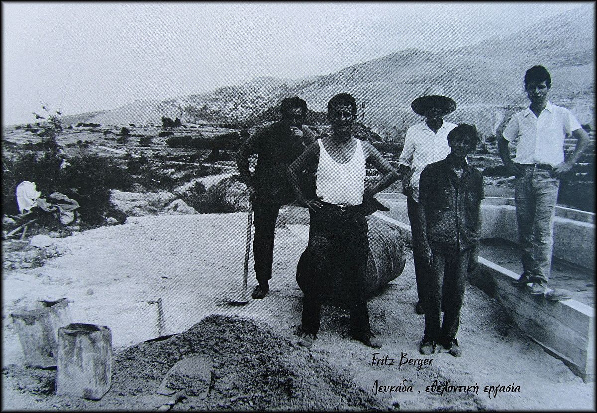 Ξεφυλλίζοντας θολές εικόνες…