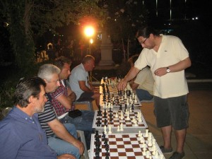 Αγώνας σιμουλτανέ (σκακιού) την Κυριακή στο Βαθύ